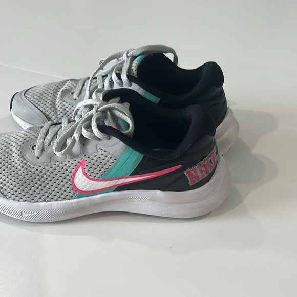 Nike Gray Sneakers with Pink and Teal Accents size 4 - Picture 5 of 6